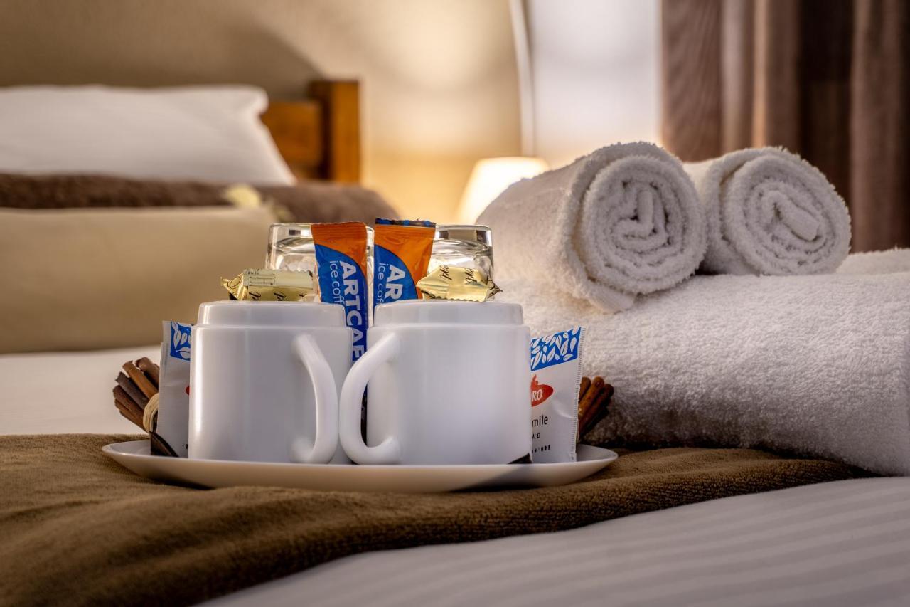 Clarina All Seasons Rooms & Apartments ครูเชโว ภายนอก รูปภาพ