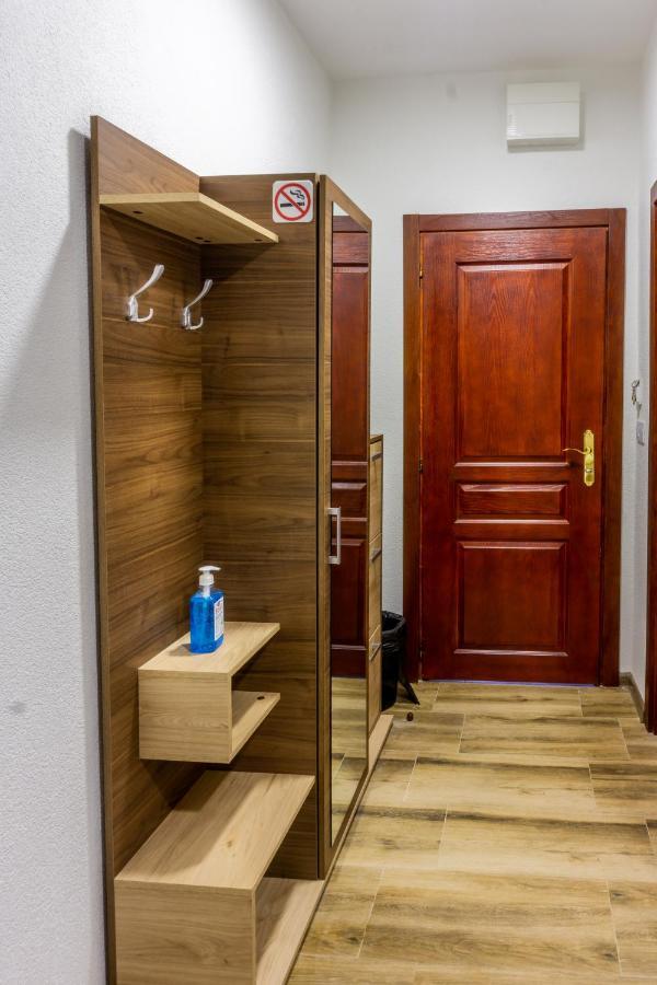 Clarina All Seasons Rooms & Apartments ครูเชโว ภายนอก รูปภาพ