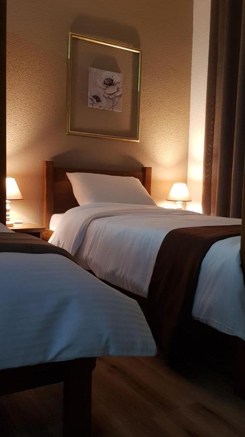 Clarina All Seasons Rooms & Apartments ครูเชโว ภายนอก รูปภาพ
