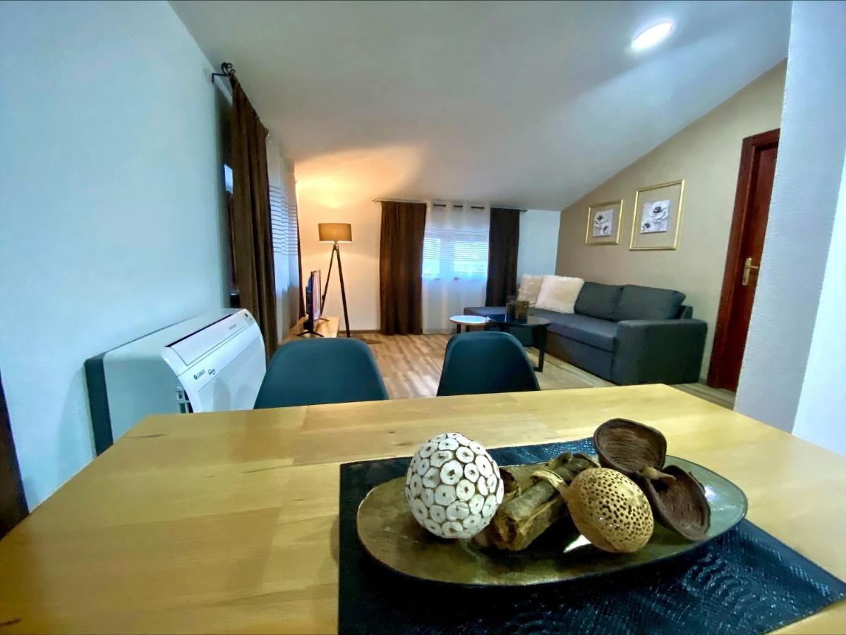 Clarina All Seasons Rooms & Apartments ครูเชโว ภายนอก รูปภาพ